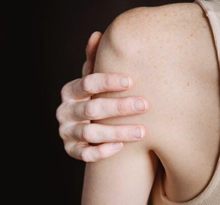 red light therapy for shoulder pain